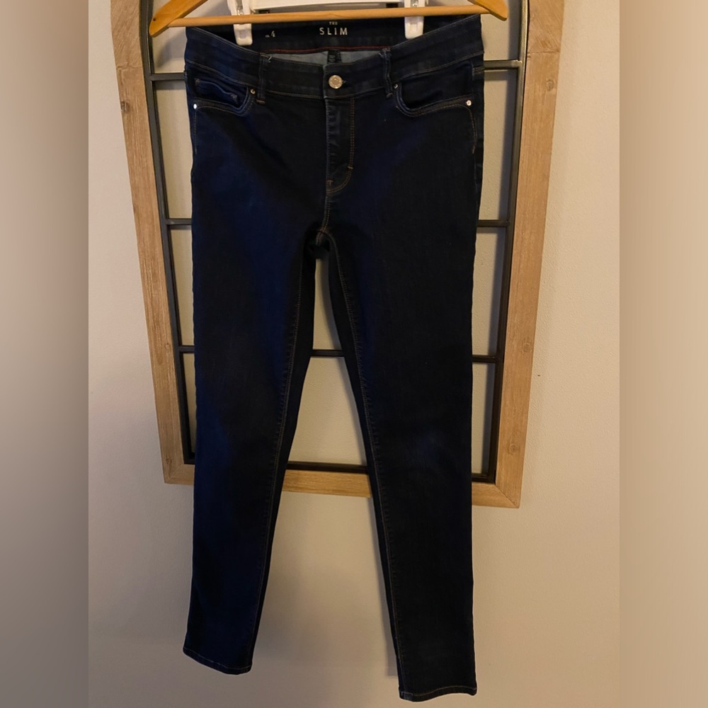 White House Black Market Women's Straight Leg Jeans in Dark Blue